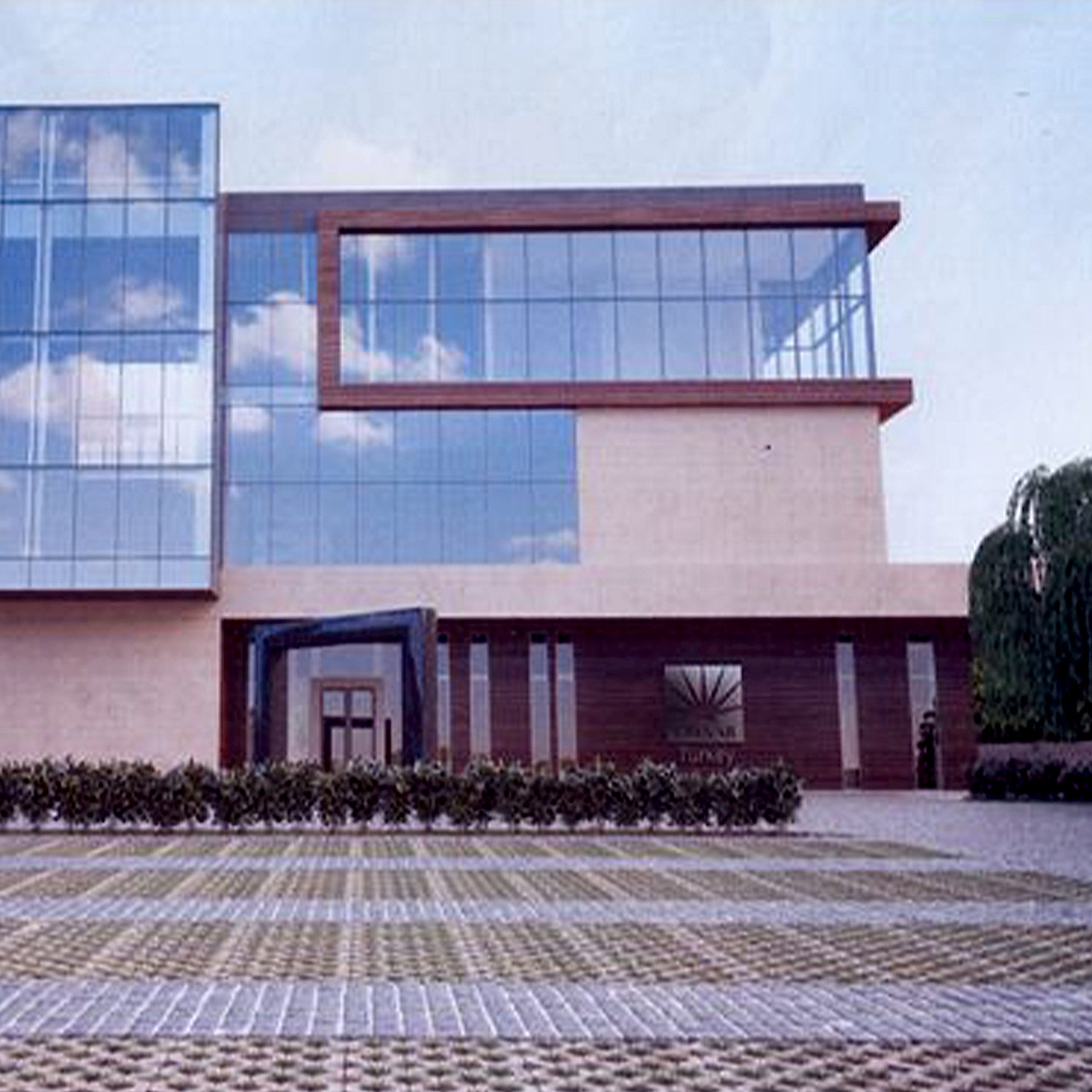 Emar / Istanbul –  Limestone Cloudy